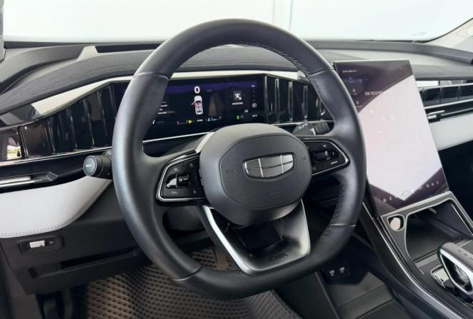 Geely Atlas II с пробегом 2024 года, цена 2 965 000 рублей, 23214 км, внедорожник, Автокод Объявления