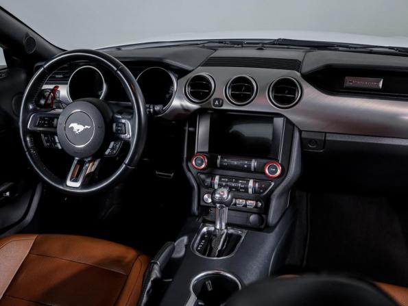 Ford Mustang VI Рестайлинг с пробегом 2021 года, цена 6 370 650 рублей, 49369 км, кабриолет, Автокод Объявления