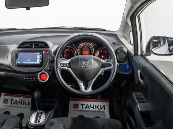 Honda Fit II с пробегом 2013 года, цена 910 000 рублей, 85598 км, хэтчбек, Автокод Объявления