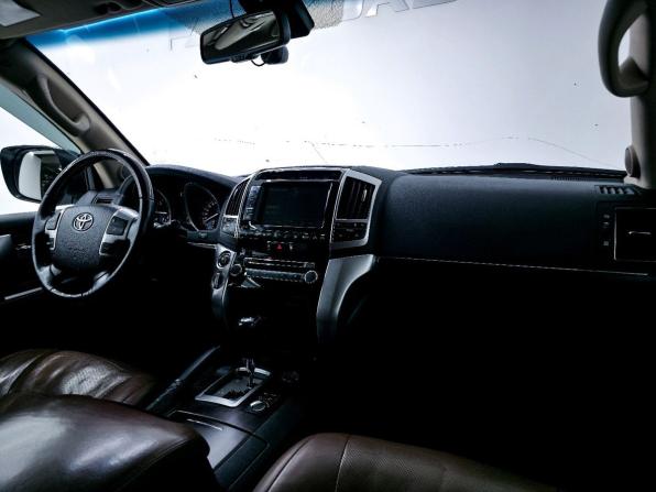 Toyota Land Cruiser 200 Series Рестайлинг 1 с пробегом 2014 года, цена 3 200 000 рублей, 297266 км, внедорожник, Автокод Объявления