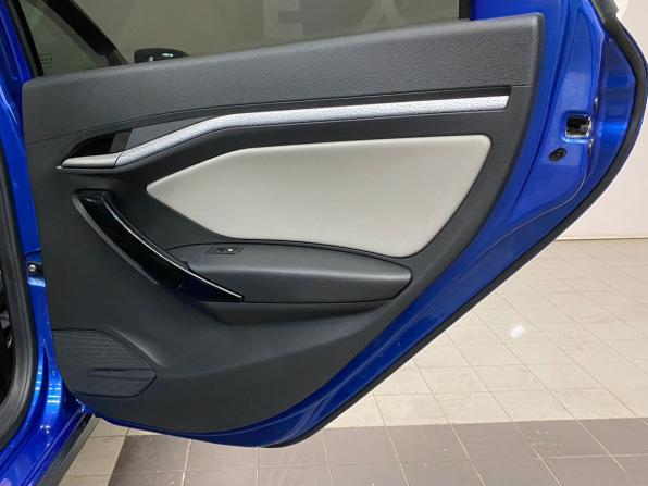 Lada (ВАЗ) Vesta I с пробегом 2022 года, цена 1 392 000 рублей, 50697 км, универсал, Автокод Объявления