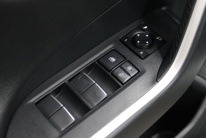 Toyota RAV4 V (XA50) с пробегом 2019 года, цена 2 795 950 рублей, 107901 км, внедорожник, Автокод Объявления