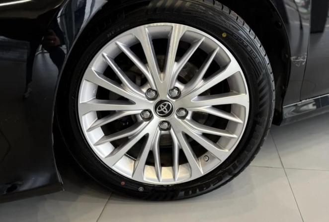 Toyota Camry VII (XV50) Рестайлинг 2 с пробегом 2018 года, цена 2 850 000 рублей, 103500 км, седан, Автокод Объявления