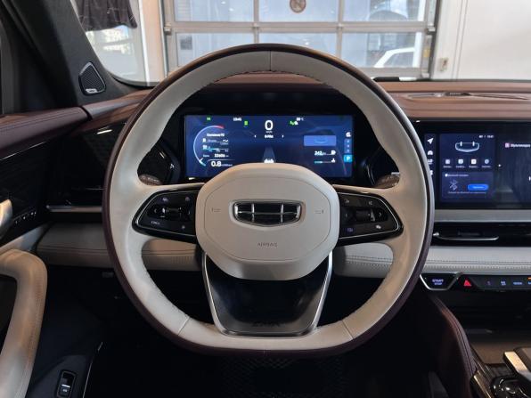 Geely Monjaro I с пробегом 2023 года, цена 3 440 000 рублей, 22606 км, внедорожник, Автокод Объявления