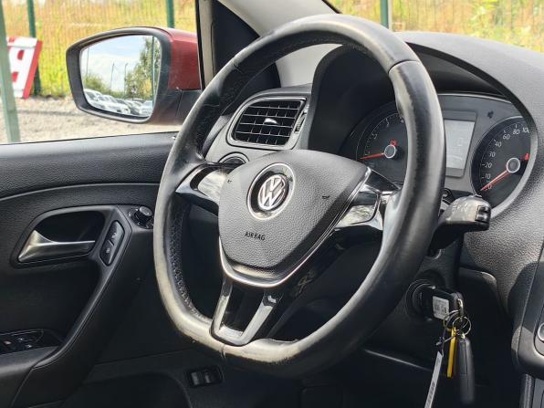Volkswagen Polo V Рестайлинг с пробегом 2016 года, цена 839 000 рублей, 131000 км, седан, Автокод Объявления