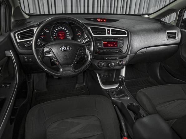 Kia Ceed II с пробегом 2015 года, цена 1 080 000 рублей, 138653 км, хэтчбек, Автокод Объявления
