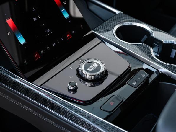 Cadillac Escalade-V I Рестайлинг с пробегом 2025 года, цена 25 000 000 рублей, 7834 км, внедорожник, Автокод Объявления