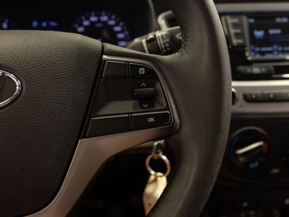 Hyundai Solaris II с пробегом 2018 года, цена 1 245 000 рублей, 181334 км, седан, Автокод Объявления