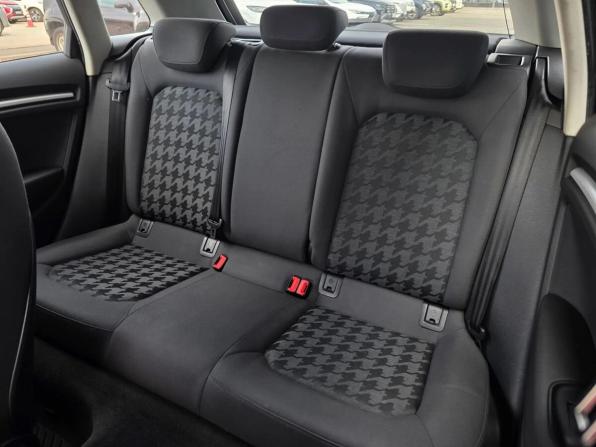 Audi A3 III (8V) с пробегом 2014 года, цена 990 000 рублей, 192345 км, хэтчбек, Автокод Объявления