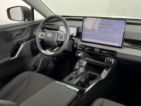 Toyota RAV4 VI (XA60) с пробегом 2026 года, цена 4 550 000 рублей, 10 км, внедорожник, Автокод Объявления