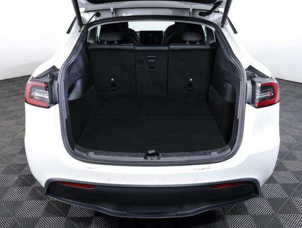 Tesla Model Y I с пробегом 2021 года, цена 4 133 098 рублей, 28138 км, внедорожник, Автокод Объявления