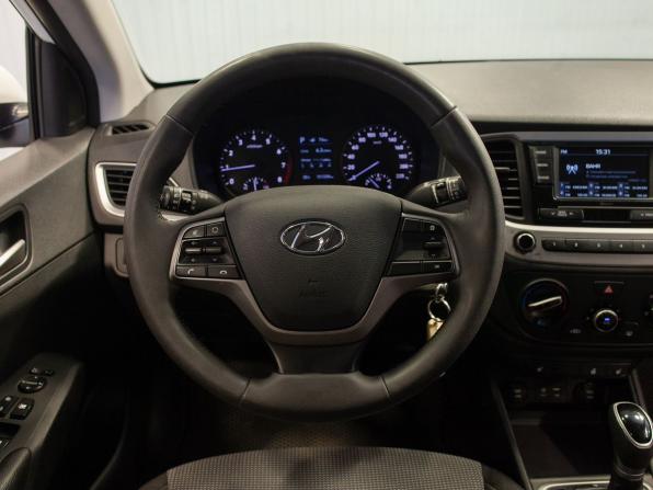 Hyundai Solaris II с пробегом 2018 года, цена 1 245 000 рублей, 181334 км, седан, Автокод Объявления