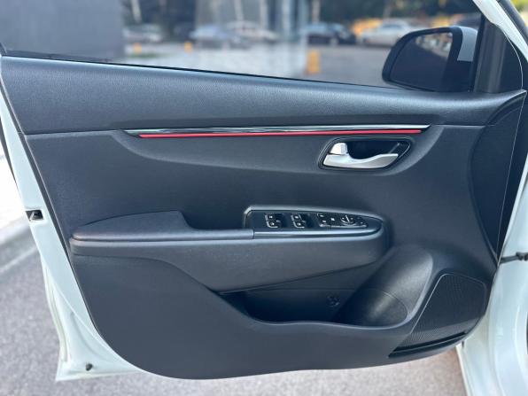 Kia Rio IV с пробегом 2020 года, цена 1 350 000 рублей, 129372 км, седан, Автокод Объявления