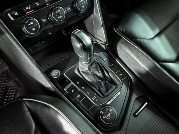 Volkswagen Tiguan II с пробегом 2018 года, цена 2 605 000 рублей, 77706 км, внедорожник, Автокод Объявления