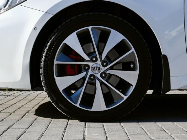 Kia Optima IV Рестайлинг с пробегом 2018 года, цена 1 800 000 рублей, 130000 км, седан, Автокод Объявления