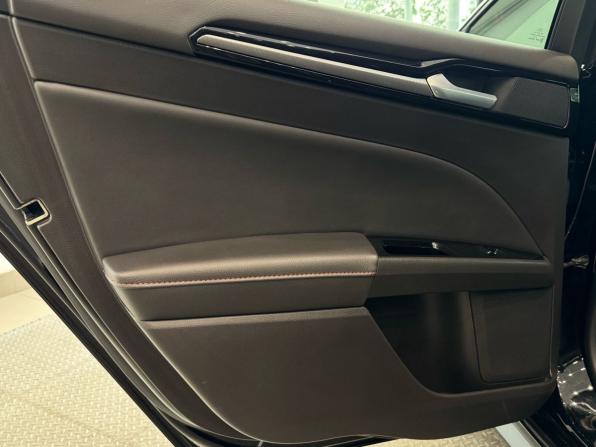 Ford Mondeo V Рестайлинг с пробегом 2019 года, цена 1 950 000 рублей, 214443 км, универсал, Автокод Объявления