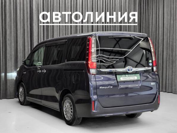 Toyota Esquire I с пробегом 2015 года, цена 1 790 000 рублей, 126284 км, минивэн, Автокод Объявления