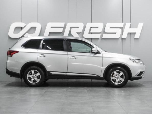 Mitsubishi Outlander III Рестайлинг 2 с пробегом 2017 года, цена 1 843 000 рублей, 166181 км, внедорожник, Автокод Объявления