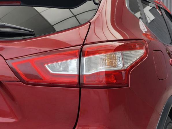 Nissan Qashqai II с пробегом 2017 года, цена 1 877 000 рублей, 100509 км, внедорожник, Автокод Объявления