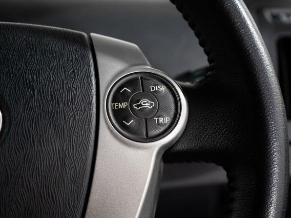 Toyota Prius III Рестайлинг (XW30) с пробегом 2013 года, цена 1 089 500 рублей, 223936 км, лифтбек, Автокод Объявления