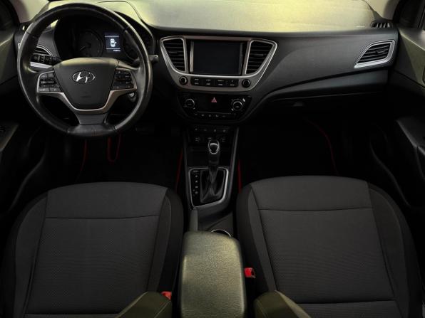 Hyundai Solaris II с пробегом 2020 года, цена 1 330 000 рублей, 176229 км, седан, Автокод Объявления