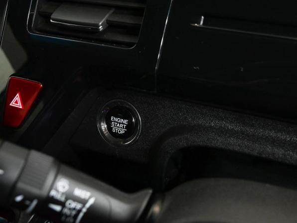 Honda Stepwgn V с пробегом 2016 года, цена 2 095 000 рублей, 132900 км, минивэн, Автокод Объявления