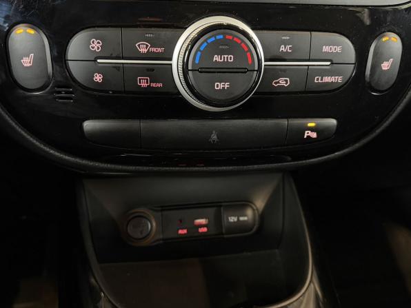 Kia Soul II Рестайлинг с пробегом 2018 года, цена 1 820 000 рублей, 55000 км, хэтчбек, Автокод Объявления