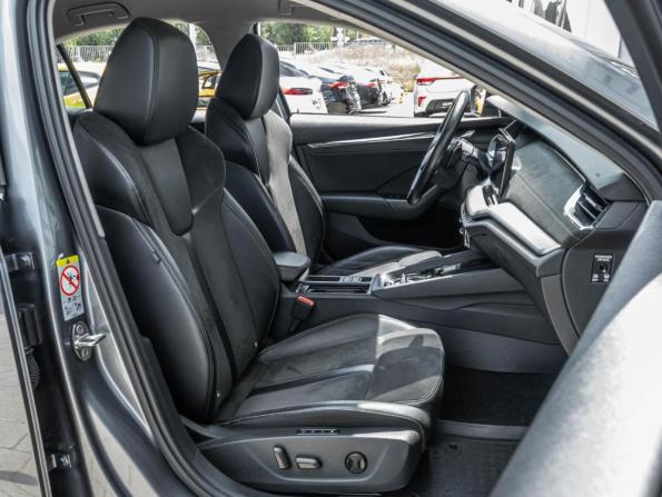 Skoda Octavia IV (A8) с пробегом 2021 года, цена 2 590 000 рублей, 134466 км, лифтбек, Автокод Объявления
