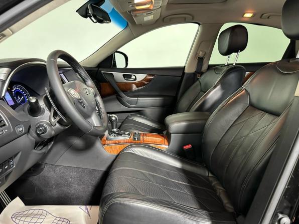 Infiniti QX70 с пробегом 2016 года, цена 2 590 000 рублей, 178000 км, внедорожник, Автокод Объявления