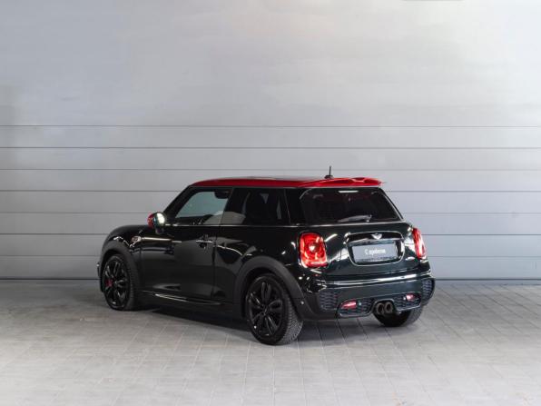 Mini Hatch III (F55/F56) Рестайлинг с пробегом 2018 года, цена 2 130 000 рублей, 146000 км, хэтчбек, Автокод Объявления