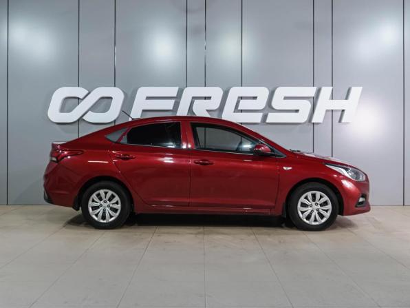 Hyundai Solaris II с пробегом 2017 года, цена 1 169 000 рублей, 113969 км, седан, Автокод Объявления