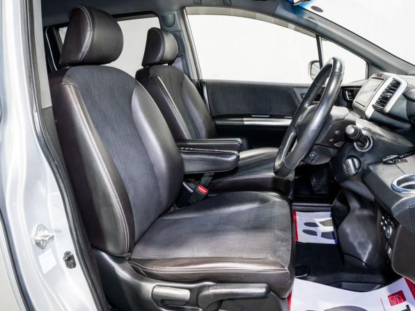 Honda Freed I Рестайлинг с пробегом 2013 года, цена 1 210 000 рублей, 112712 км, компактвэн, Автокод Объявления