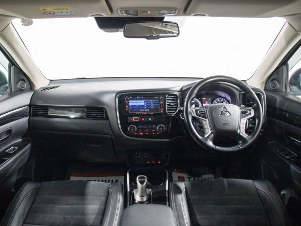 Mitsubishi Outlander III Рестайлинг 2 с пробегом 2017 года, цена 2 270 000 рублей, 175139 км, внедорожник, Автокод Объявления