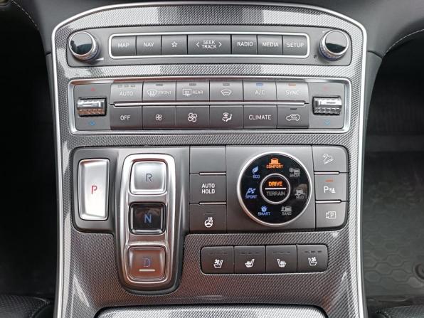Hyundai Santa Fe IV Рестайлинг с пробегом 2023 года, цена 4 042 000 рублей, 48876 км, внедорожник, Автокод Объявления