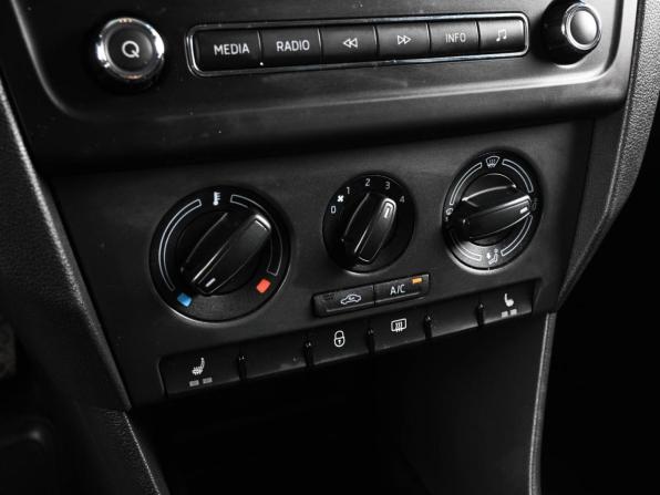 Skoda Rapid I с пробегом 2014 года, цена 1 199 000 рублей, 84553 км, лифтбек, Автокод Объявления