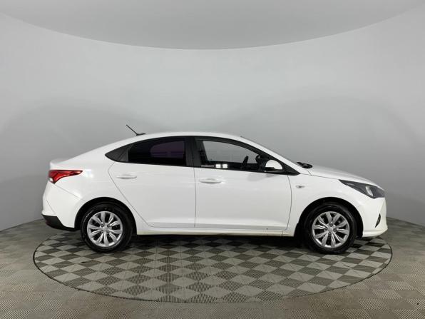 Hyundai Solaris II Рестайлинг с пробегом 2021 года, цена 1 452 300 рублей, 112462 км, седан, Автокод Объявления