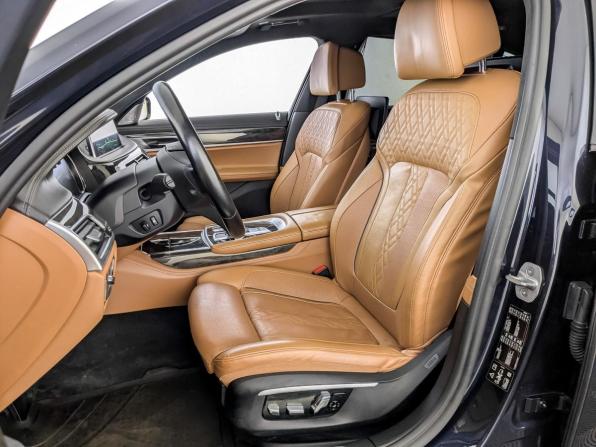 BMW 7 серии VI (G11/G12) с пробегом 2016 года, цена 3 000 000 рублей, 83571 км, седан, Автокод Объявления