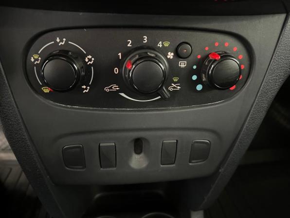 Renault Logan II с пробегом 2016 года, цена 640 000 рублей, 119400 км, седан, Автокод Объявления