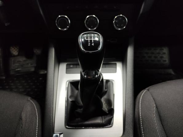 Skoda Octavia III (A7) Рестайлинг с пробегом 2019 года, цена 1 590 000 рублей, 151603 км, лифтбек, Автокод Объявления