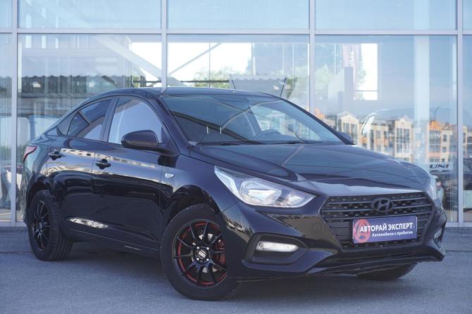 Hyundai Solaris II с пробегом 2018 года, цена 1 230 000 рублей, 114176 км, седан, Автокод Объявления