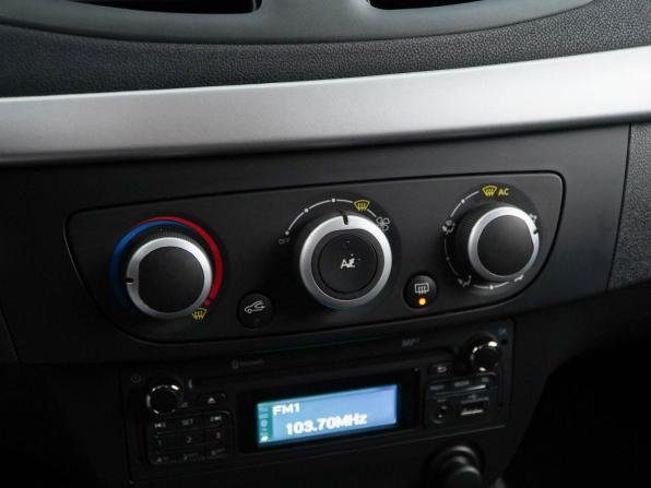 Renault Fluence I Рестайлинг с пробегом 2014 года, цена 1 299 077 рублей, 24115 км, седан, Автокод Объявления