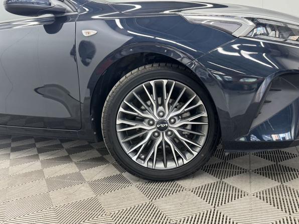 Kia K3 II Рестайлинг с пробегом 2021 года, цена 2 370 000 рублей, 41903 км, седан, Автокод Объявления