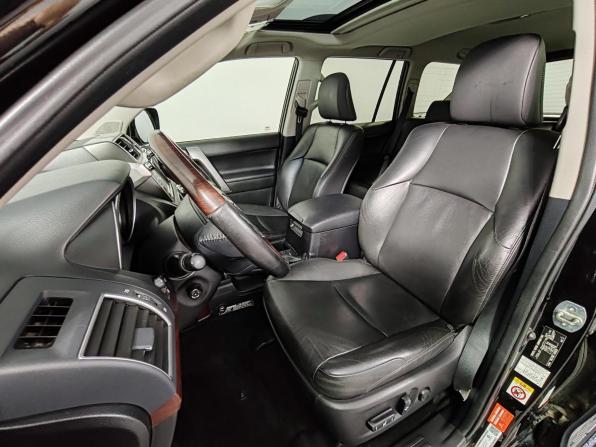 Toyota Land Cruiser Prado 150 Series Рестайлинг 1 с пробегом 2014 года, цена 4 275 000 рублей, 80698 км, внедорожник, Автокод Объявления