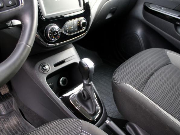 Renault Kaptur I с пробегом 2019 года, цена 1 757 000 рублей, 68237 км, внедорожник, Автокод Объявления