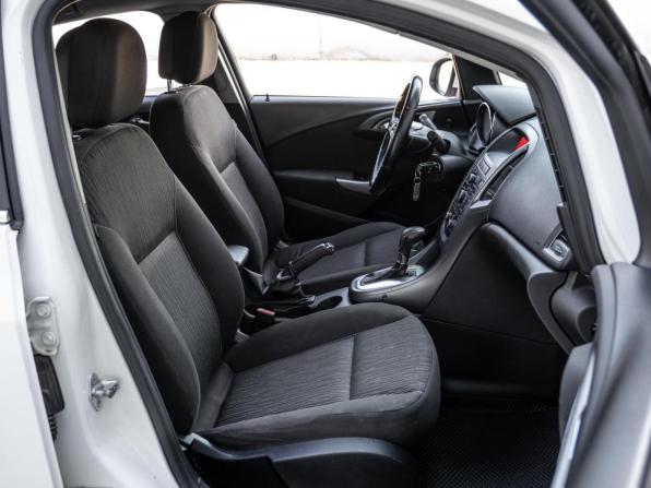 Opel Astra J с пробегом 2011 года, цена 710 000 рублей, 165731 км, хэтчбек, Автокод Объявления