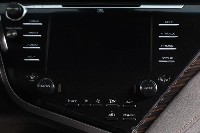 Toyota Camry VIII (XV70) с пробегом 2019 года, цена 2 699 000 рублей, 185231 км, седан, Автокод Объявления
