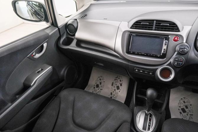 Honda Fit II с пробегом 2013 года, цена 899 000 рублей, 93000 км, хэтчбек, Автокод Объявления
