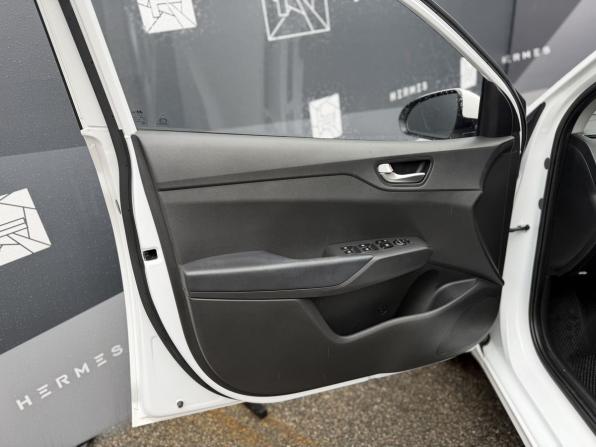 Hyundai Solaris II Рестайлинг с пробегом 2021 года, цена 1 606 000 рублей, 71749 км, седан, Автокод Объявления