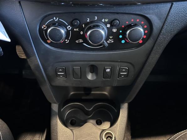 Renault Logan II Рестайлинг с пробегом 2021 года, цена 1 260 000 рублей, 87140 км, седан, Автокод Объявления