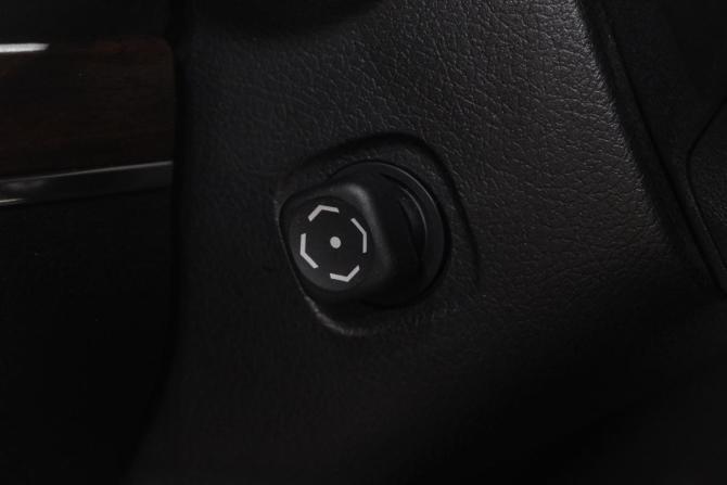 Toyota Land Cruiser 200 Series Рестайлинг 2 с пробегом 2015 года, цена 4 619 000 рублей, 211000 км, внедорожник, Автокод Объявления